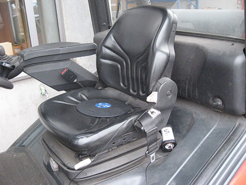 Whole-body vibration exposure meter for measuring the vibration exposition, with integrated data logger